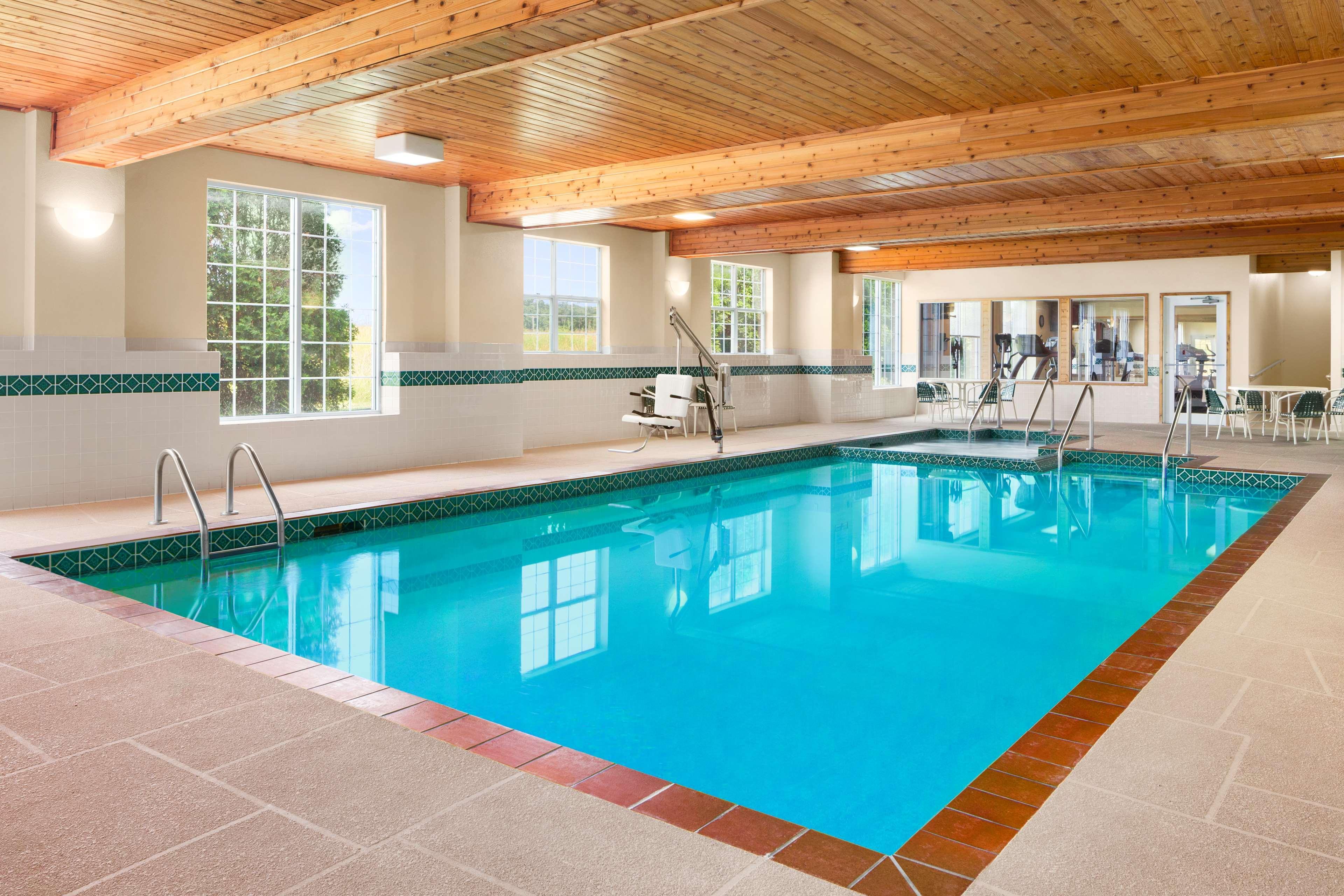 Country Inn & Suites By Radisson Kenosha - Pleasant Prairie Екстериор снимка