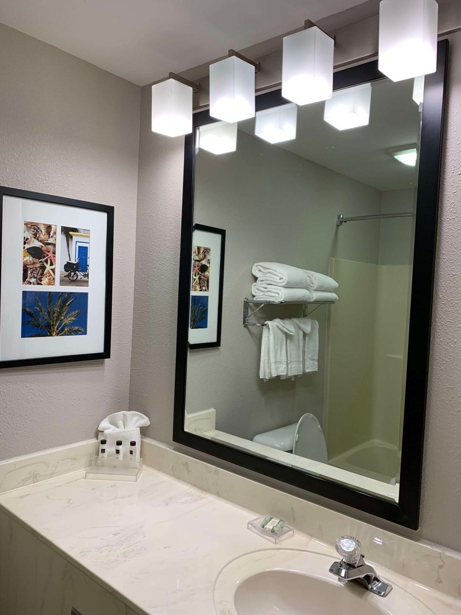 Country Inn & Suites By Radisson Kenosha - Pleasant Prairie Екстериор снимка